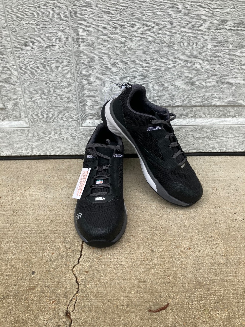 Kodiak Mens Quicktrail Low Nano Composite Toe Athletic Safety Work Shoe 9.5W BLK